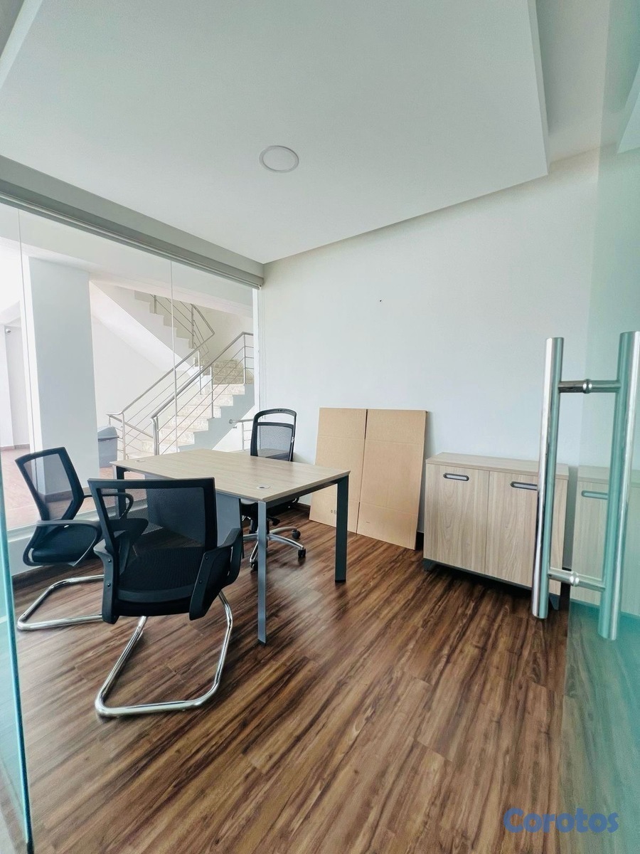 oficinas y locales comerciales - Alquilo oficina amueblada en plaza comercial en Be 1