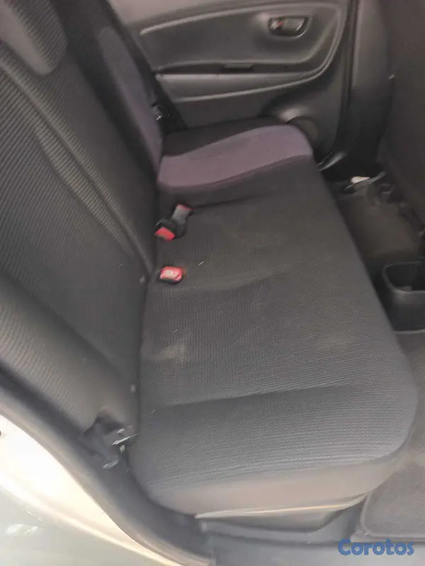 otros vehiculos - Toyota vitz 2018 negociable 6