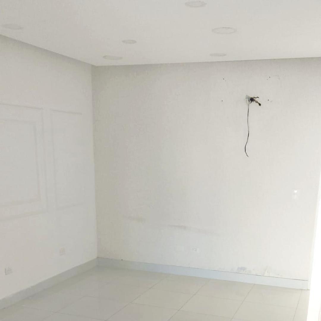 oficinas y locales comerciales - Local con baño y cocina 2do nivel El Millón 