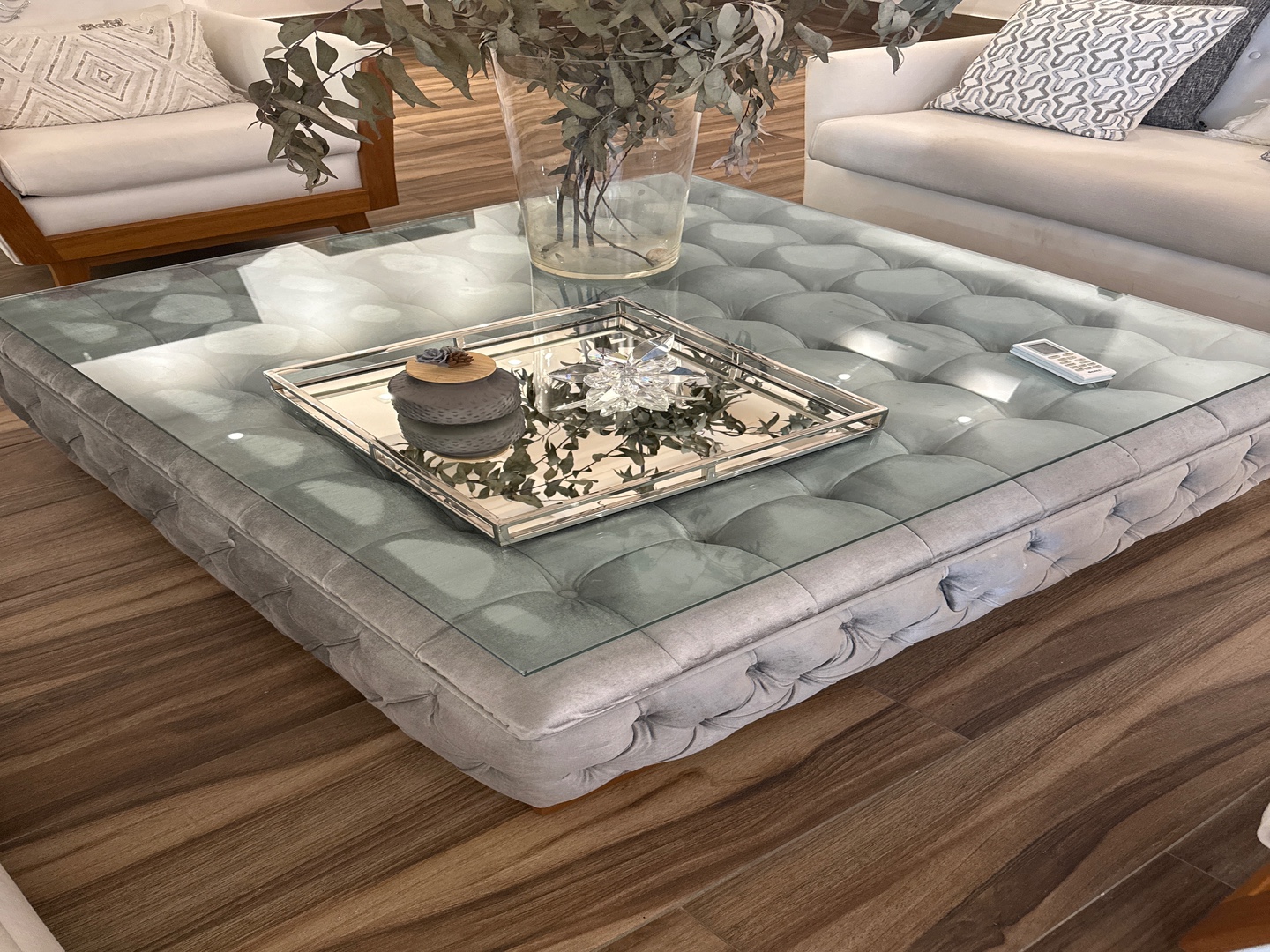 muebles y colchones - Mesa de centro en tela y Cristal 2