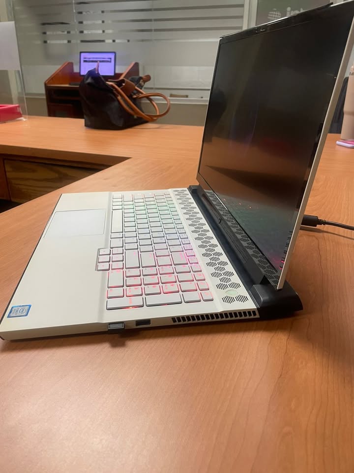 computadoras y laptops - Alienware m17 R2