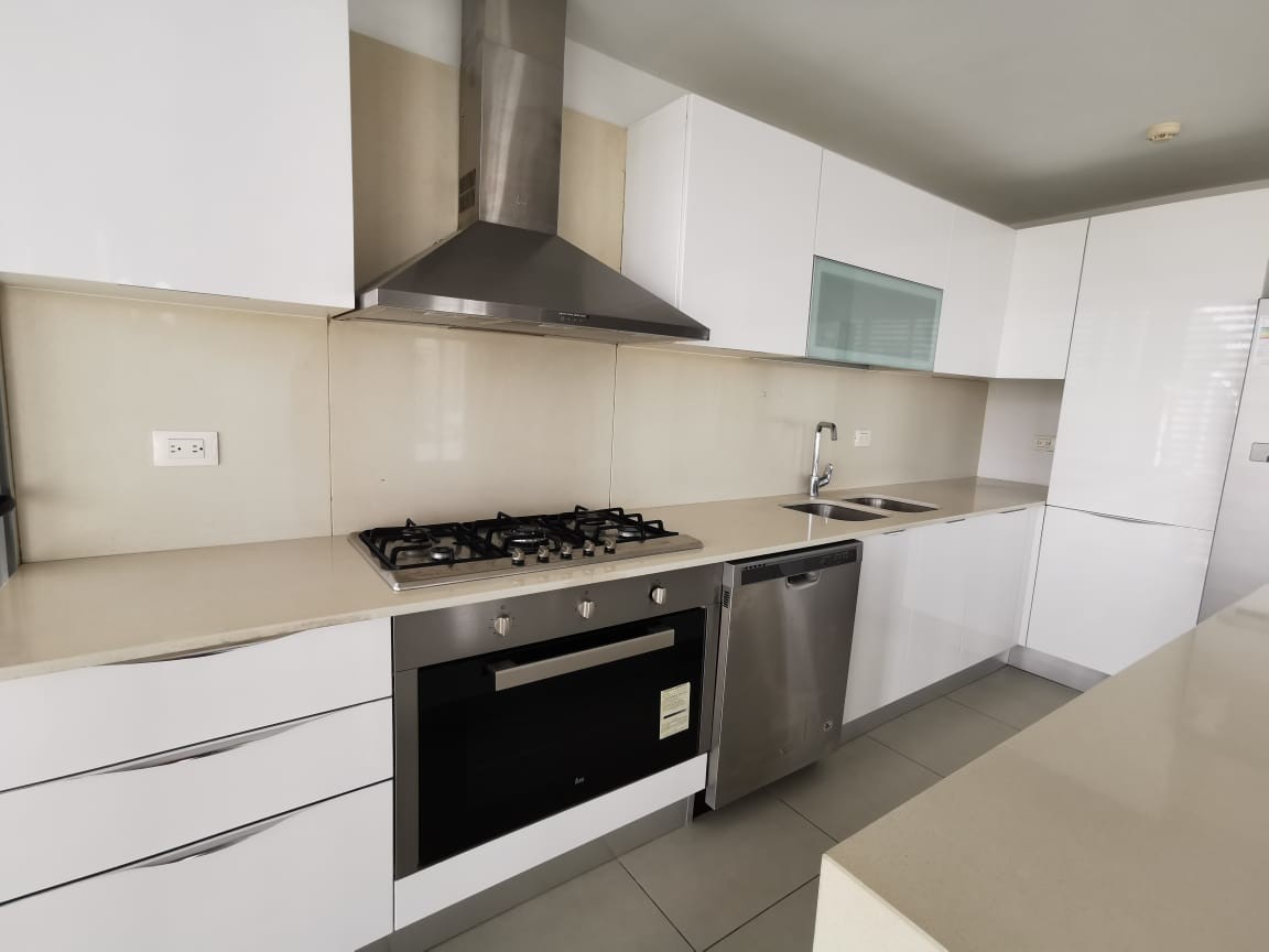 apartamentos - Apartamento en alquiler con línea blanca, Piantini!!
153 metros
 Piso 10
1800usd 7