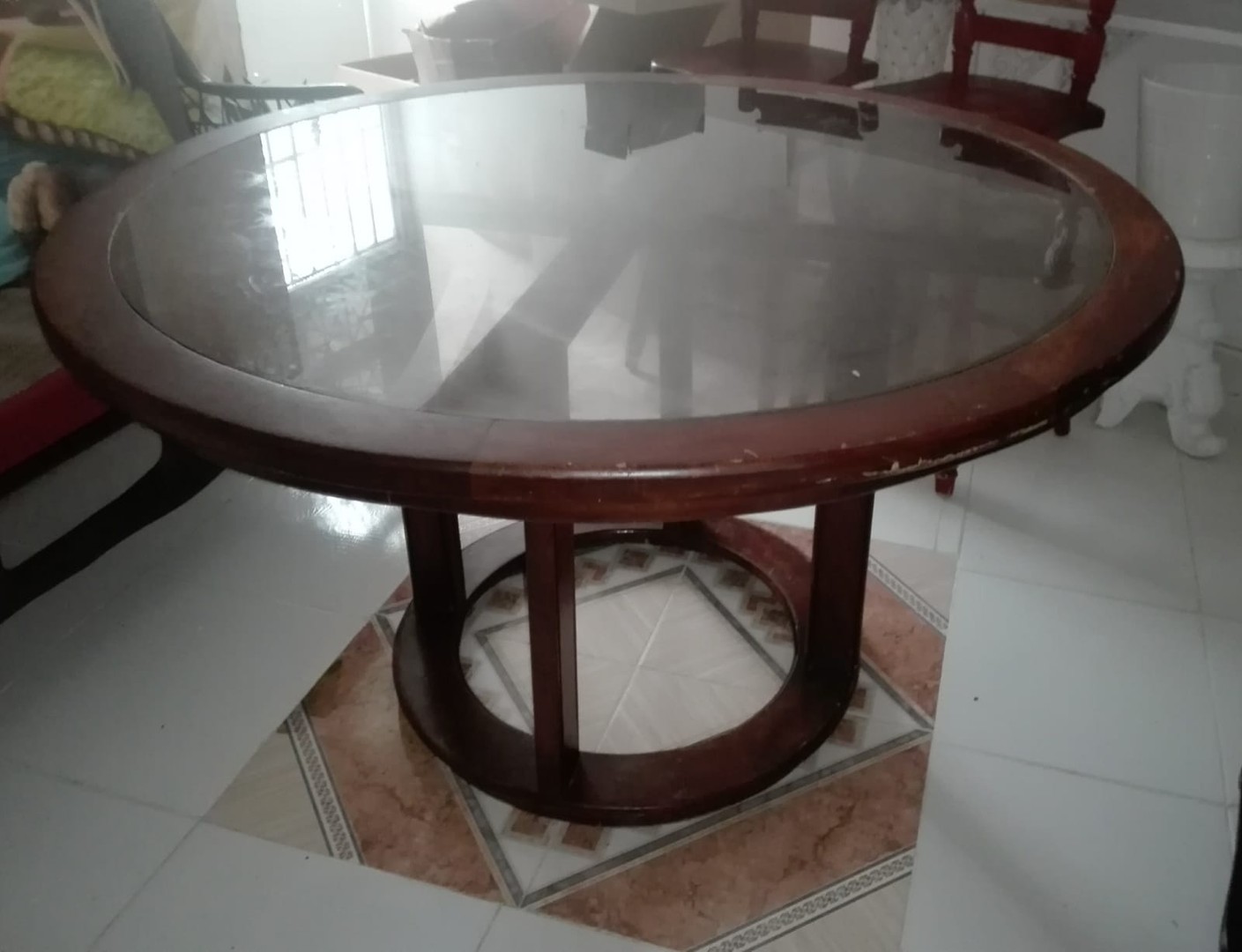 muebles y colchones -  hermosa mesa redonda en caoba 