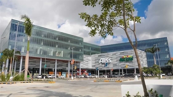 oficinas y locales comerciales - Local céntrico con espacio abierto 4