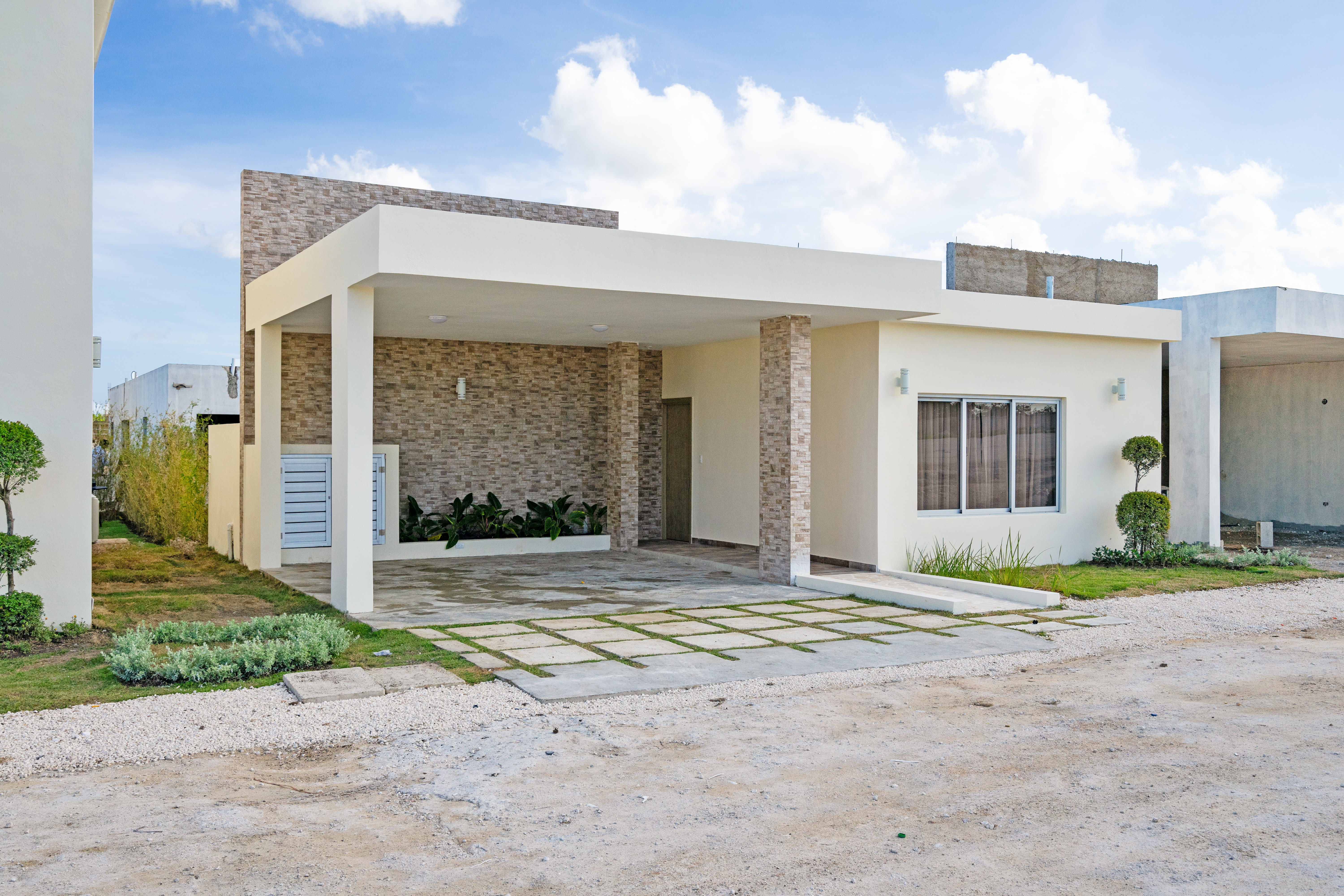 casas vacacionales y villas - Villas en exclusiva zona de Bavaro-Punta Cana, a pocos minutos de Downtown.
