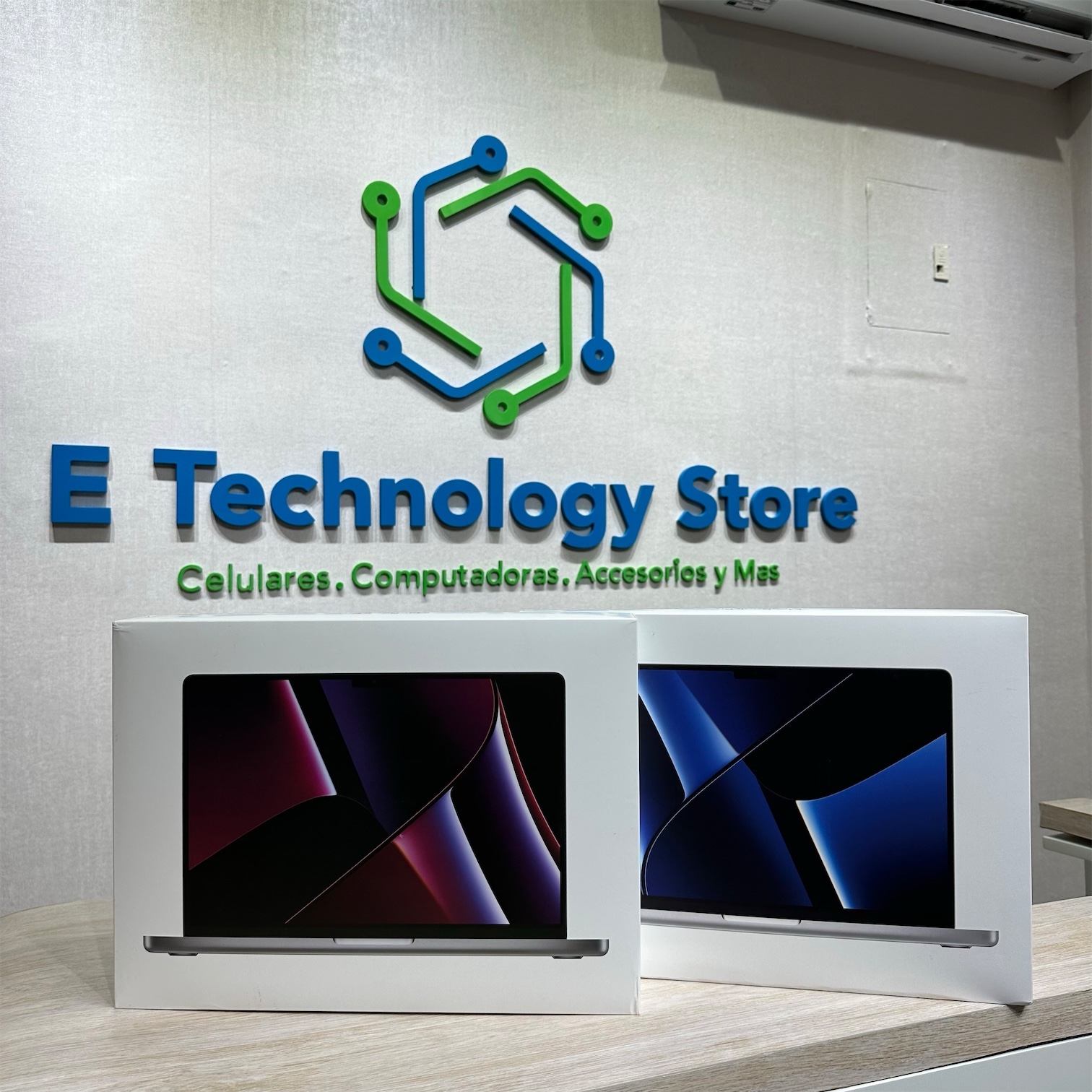 computadoras y laptops - MACBOOK PRO 14.2 M2 2023 16GB RAM 512GB/1TB NUEVAS SELLADAS SOMOS TIENDA FISICA