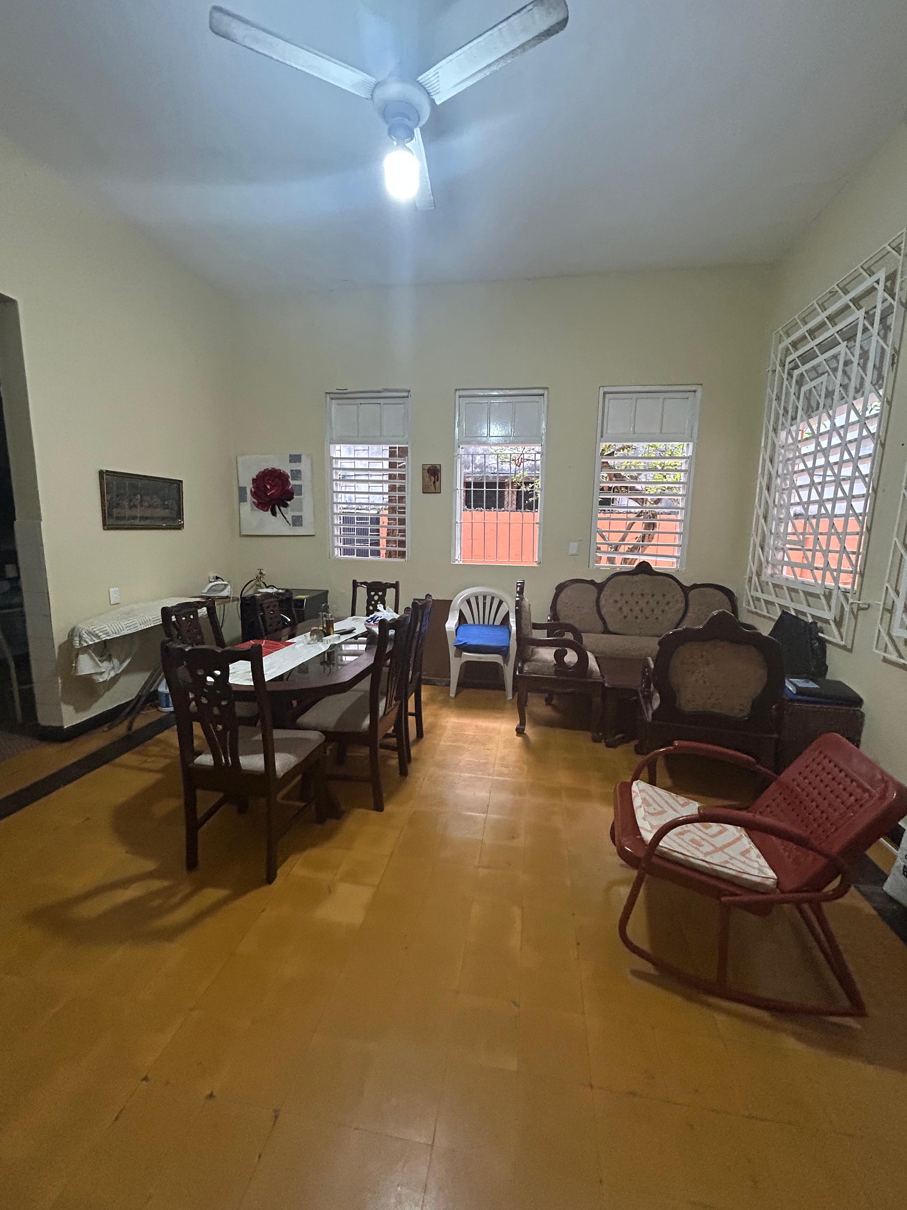 casas - ESPACIOSA CASA FAMILIAR EN GAZCUE  3