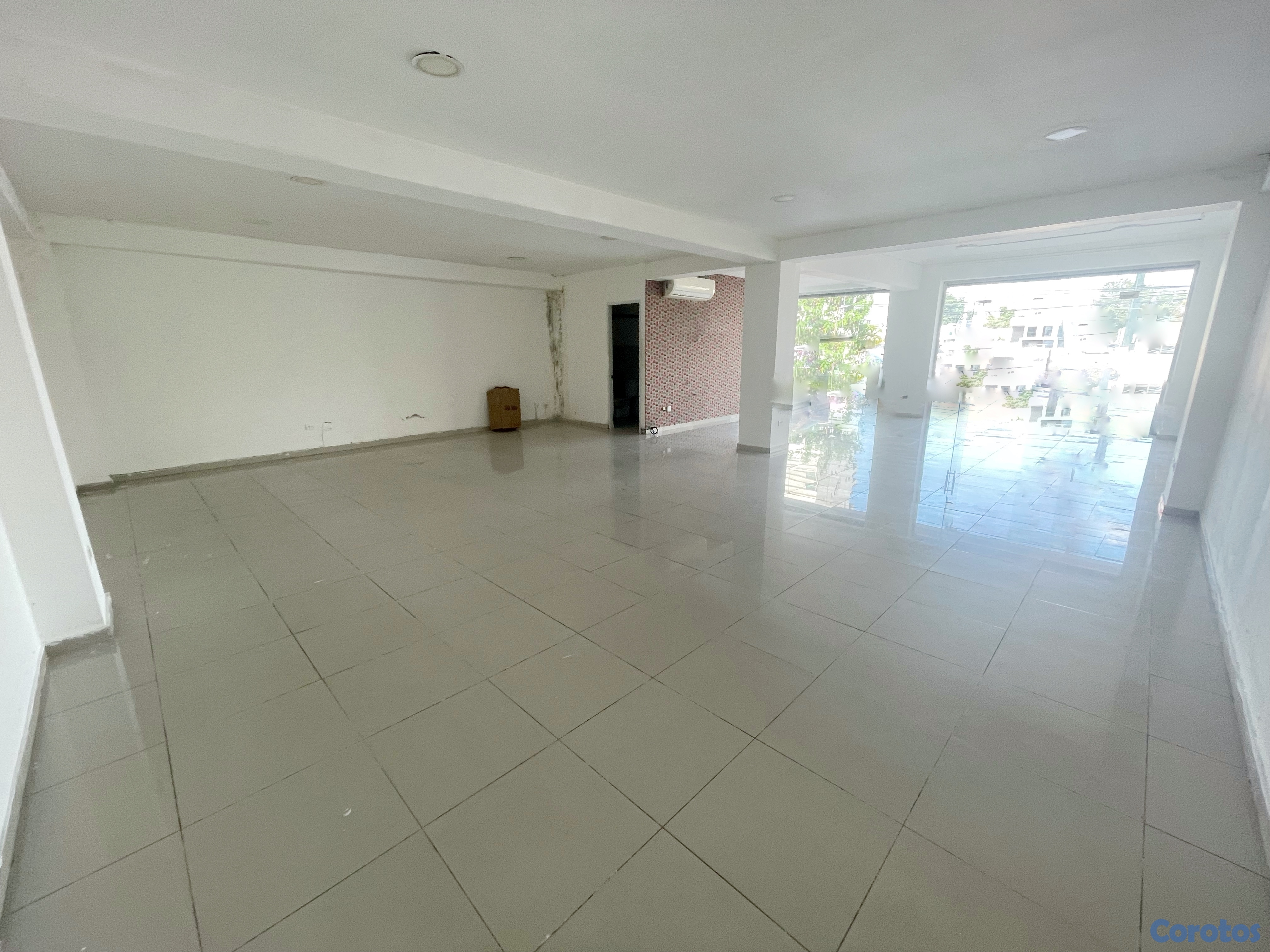 oficinas y locales comerciales - Alquiler local en primer nivel Bella vista  4