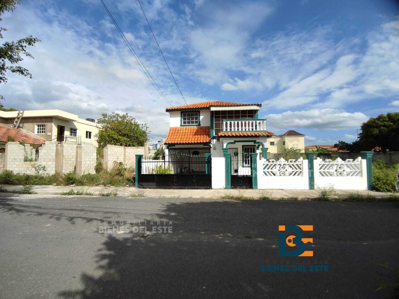 casas - CASA de 2 Niveles  Con Mucho Patio 9