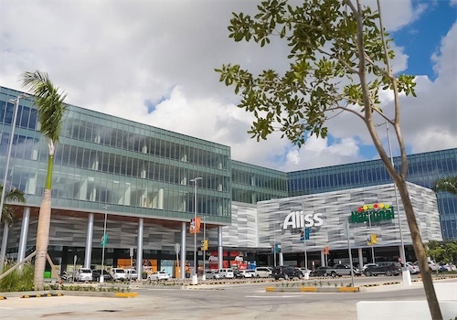 oficinas y locales comerciales - Local céntrico con espacio abierto 5