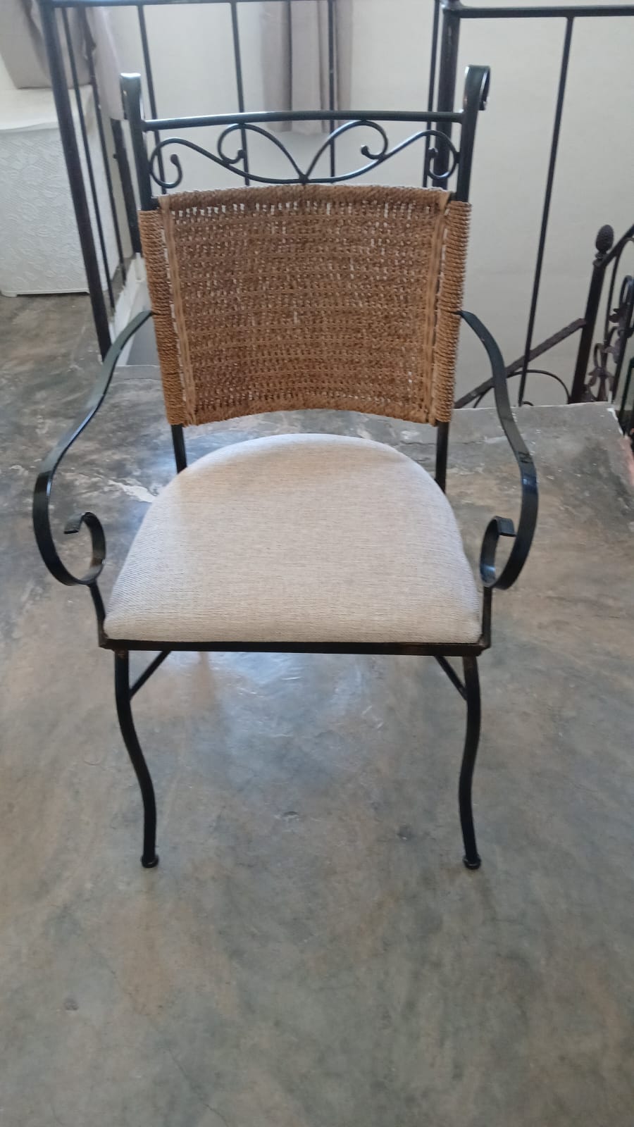 muebles y colchones - Sillas en hierro forjado y fibras naturales tapiza 0