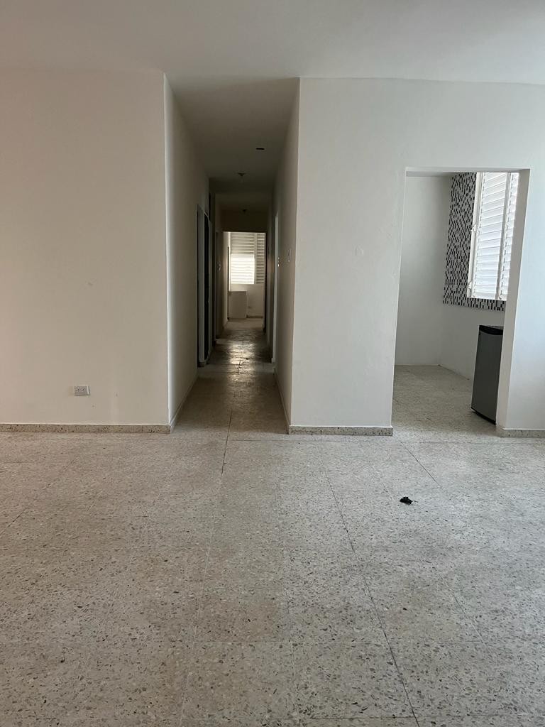 oficinas y locales comerciales - Alquilo local 3 Niveles 373 mts en La Feria 3