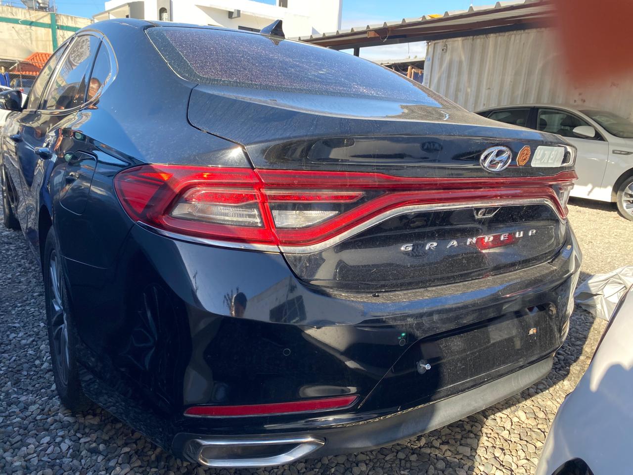 carros - HYUNDAI GRANDEUR 2017 NEGRO DESDE: RD$690,000.00 - 5