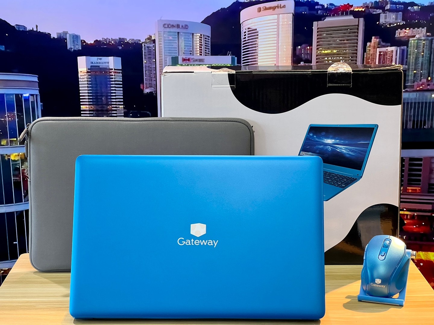 computadoras y laptops - LAPTOP GATEWAY i3 11VA. GEN. BULTO y MOUSE GRATIS 1
