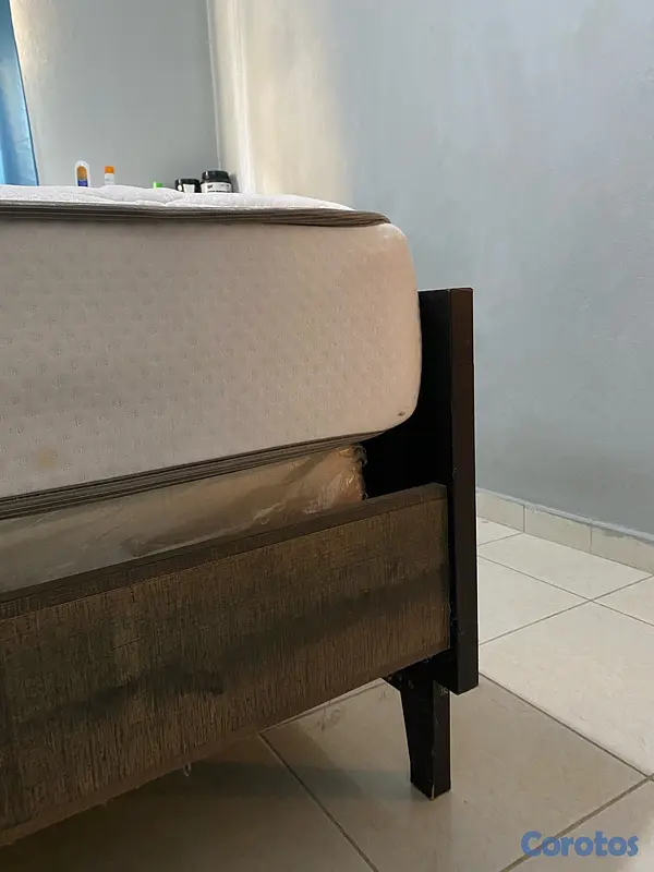 muebles y colchones - Cama Queen Size como nueva 5