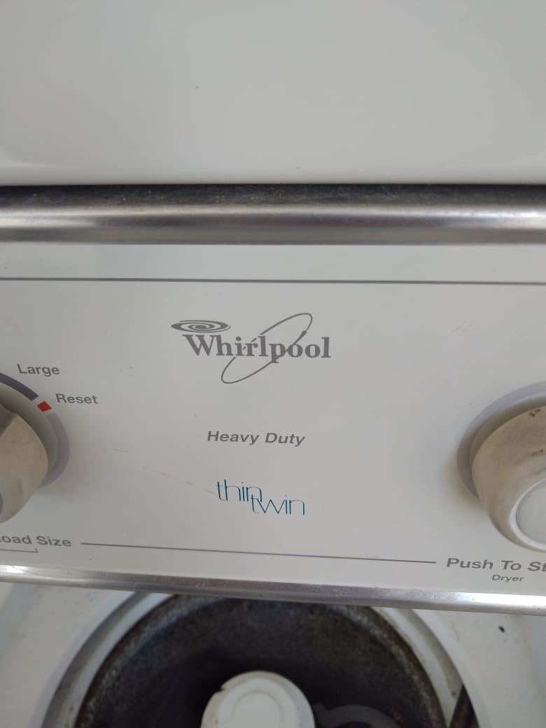 electrodomesticos - Lavadora / Secadora a gas color blanco marca Whirpool, Modelo Thin Twin® 24 pulg