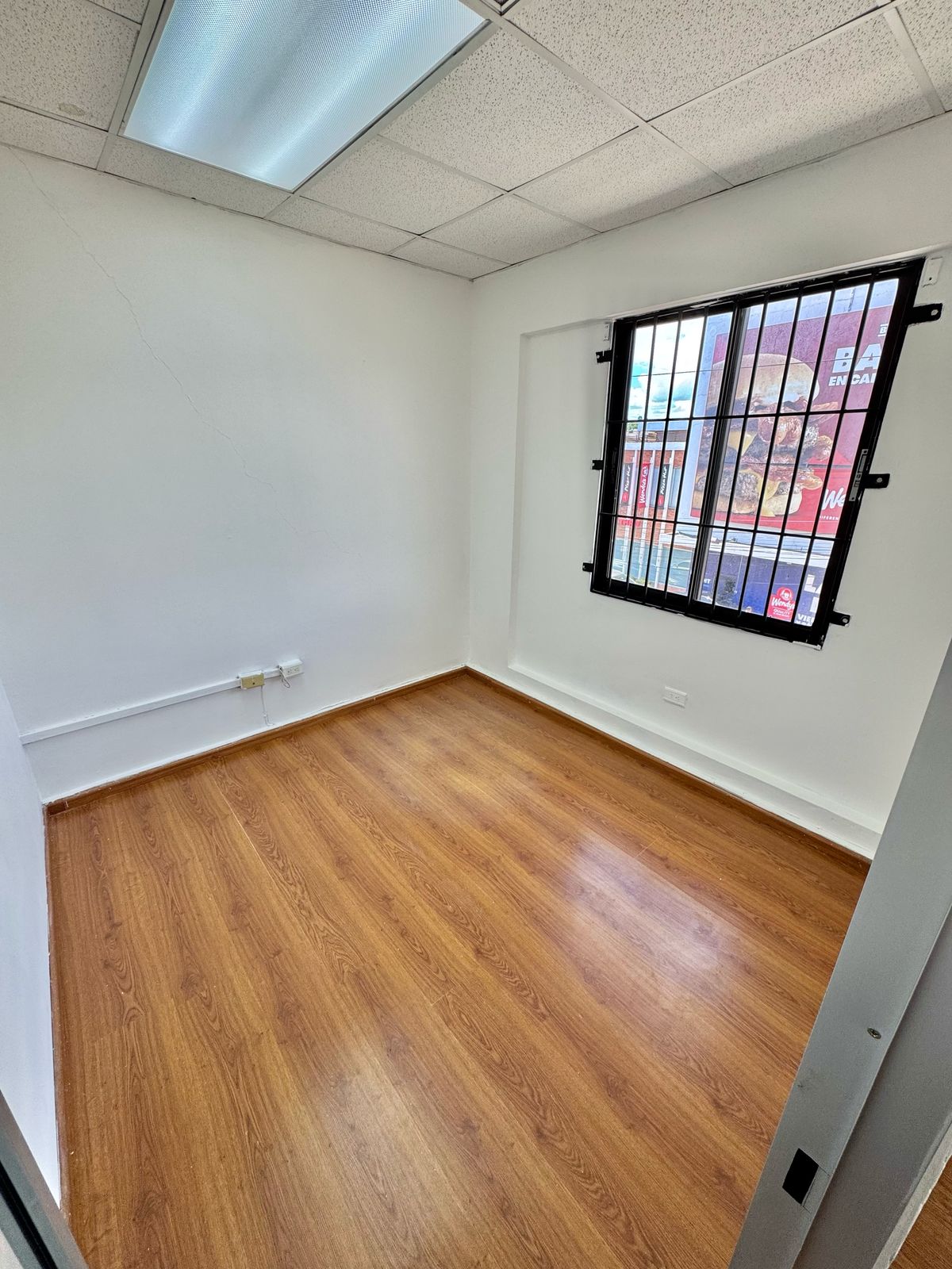 oficinas y locales comerciales - Local Comercial en Alquiler LA CASTELLANA  3