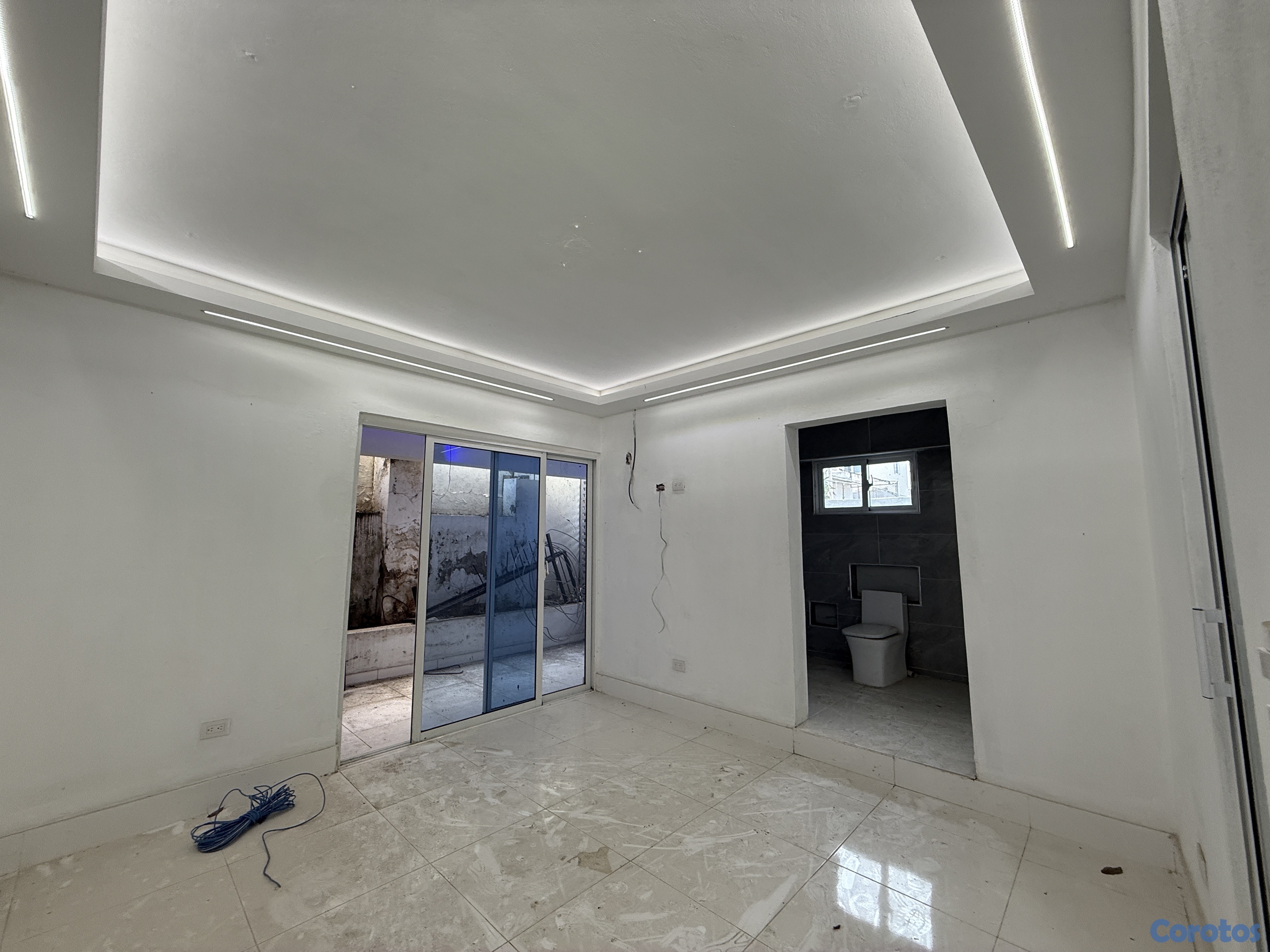 oficinas y locales comerciales - Local comercial en renta – Primer nivel, La Zurza, Santiago US 1,900 10