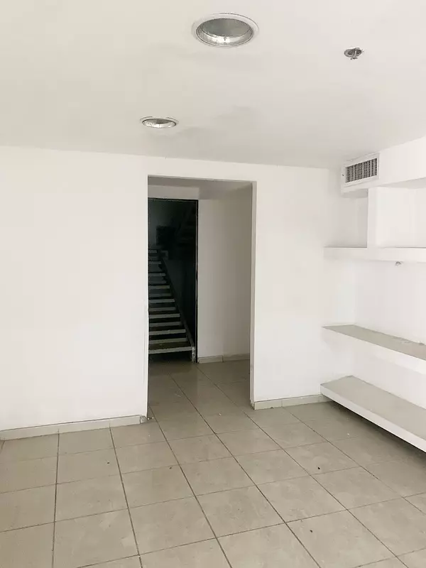 oficinas y locales comerciales - Local en venta primer nivel  4