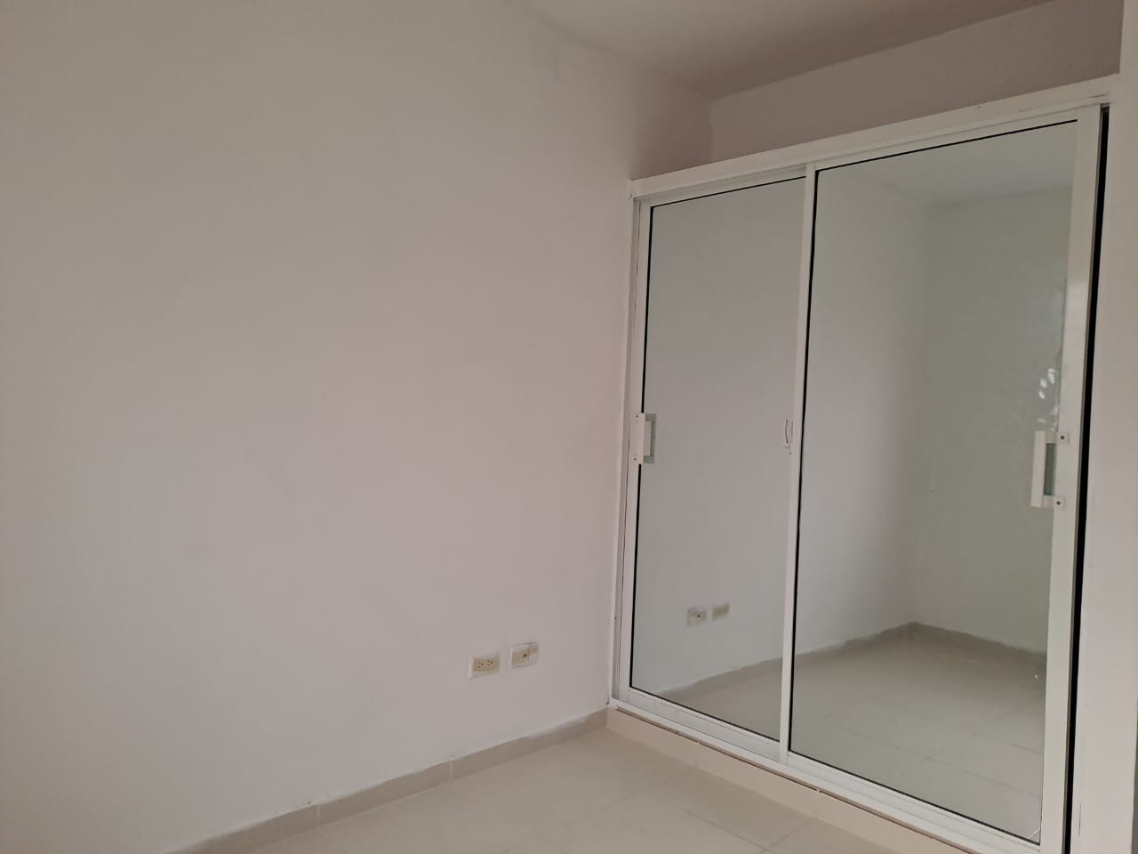 apartamentos - apartamento  2do piso Res Juan rafael en la jacobo 4