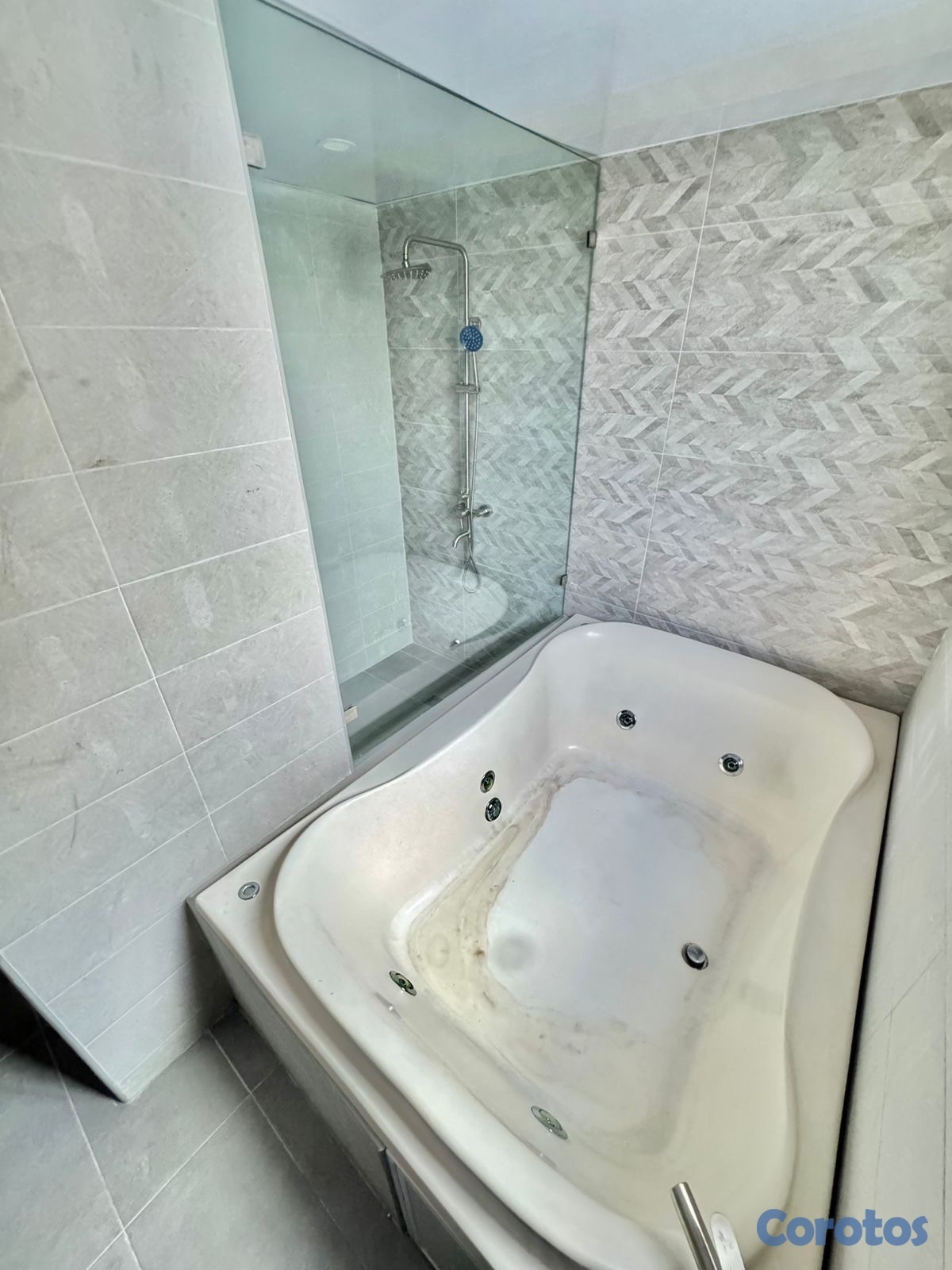 apartamentos - vendo Ph Evaristo Morales tres hab con su baño dos parqueos terraza área social  9