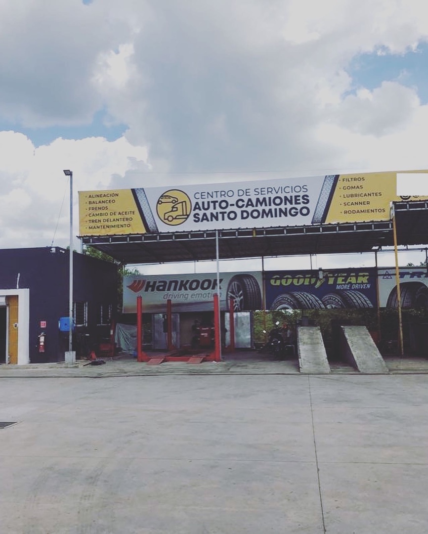 oficinas y locales comerciales - Venta de estación de combustible con compañía de distribución Santo Domingo  4