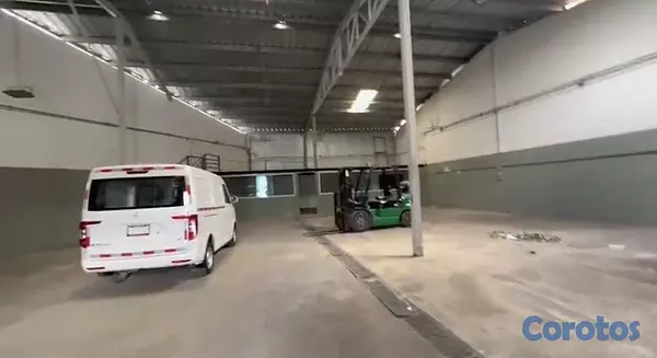 oficinas y locales comerciales - Nave Industrial de 500 m² en Renta - Bávaro 2