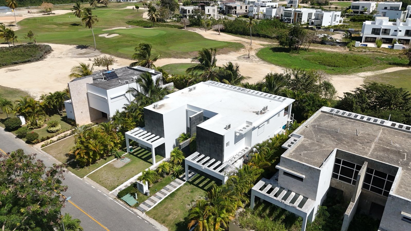casas vacacionales y villas - Villa en Playa Nueva Romana de 3 habitaciones  1