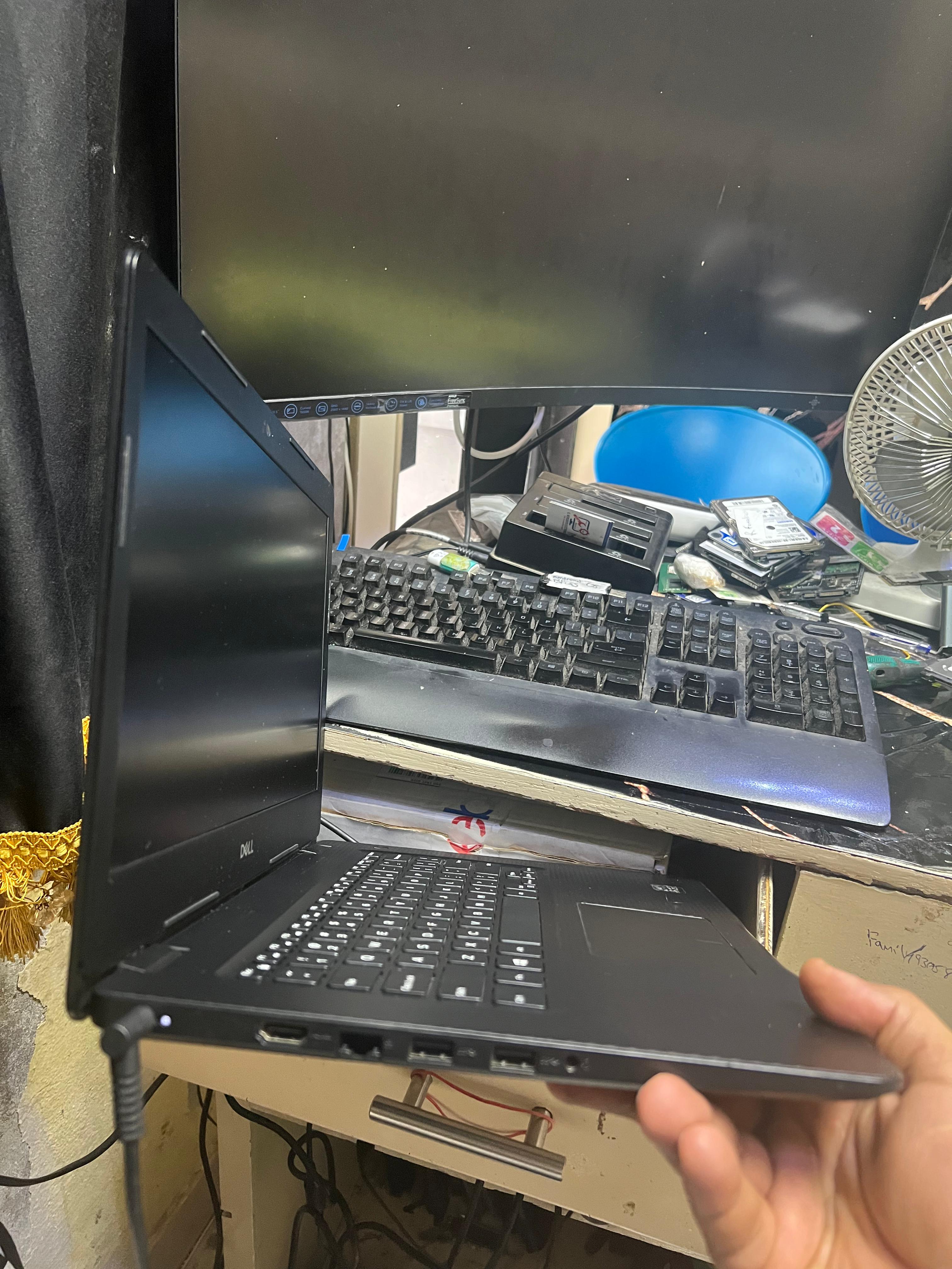 computadoras y laptops - Laptop Dell Inspiron 3493 i5-1035g7 @1.20Ghz 3,0 t 6