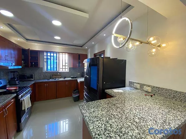 apartamentos - Venta de Apartamento 2do Nivel con Terraza Privada – Vista Hermosa. 3