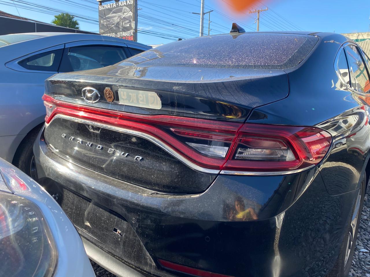 carros - HYUNDAI GRANDEUR 2017 NEGRO DESDE: RD$690,000.00 - 6