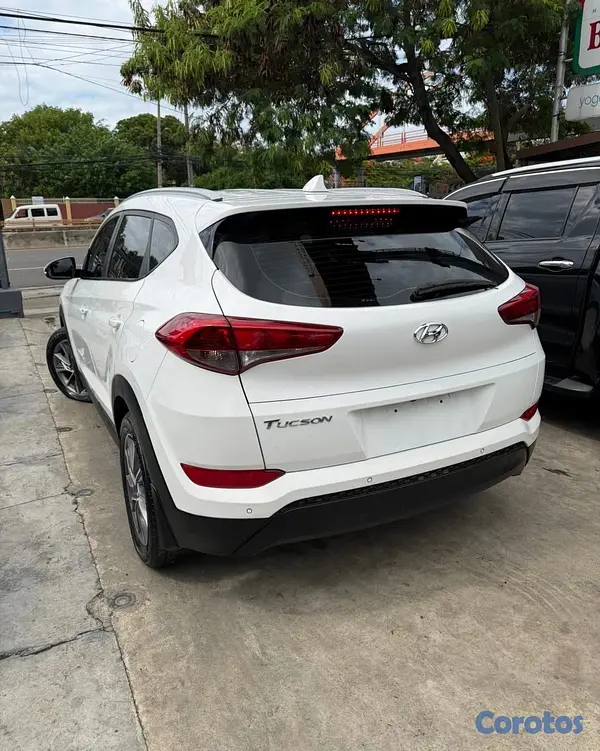 jeepetas y camionetas - HYUNDAI TUCSON 2018 3