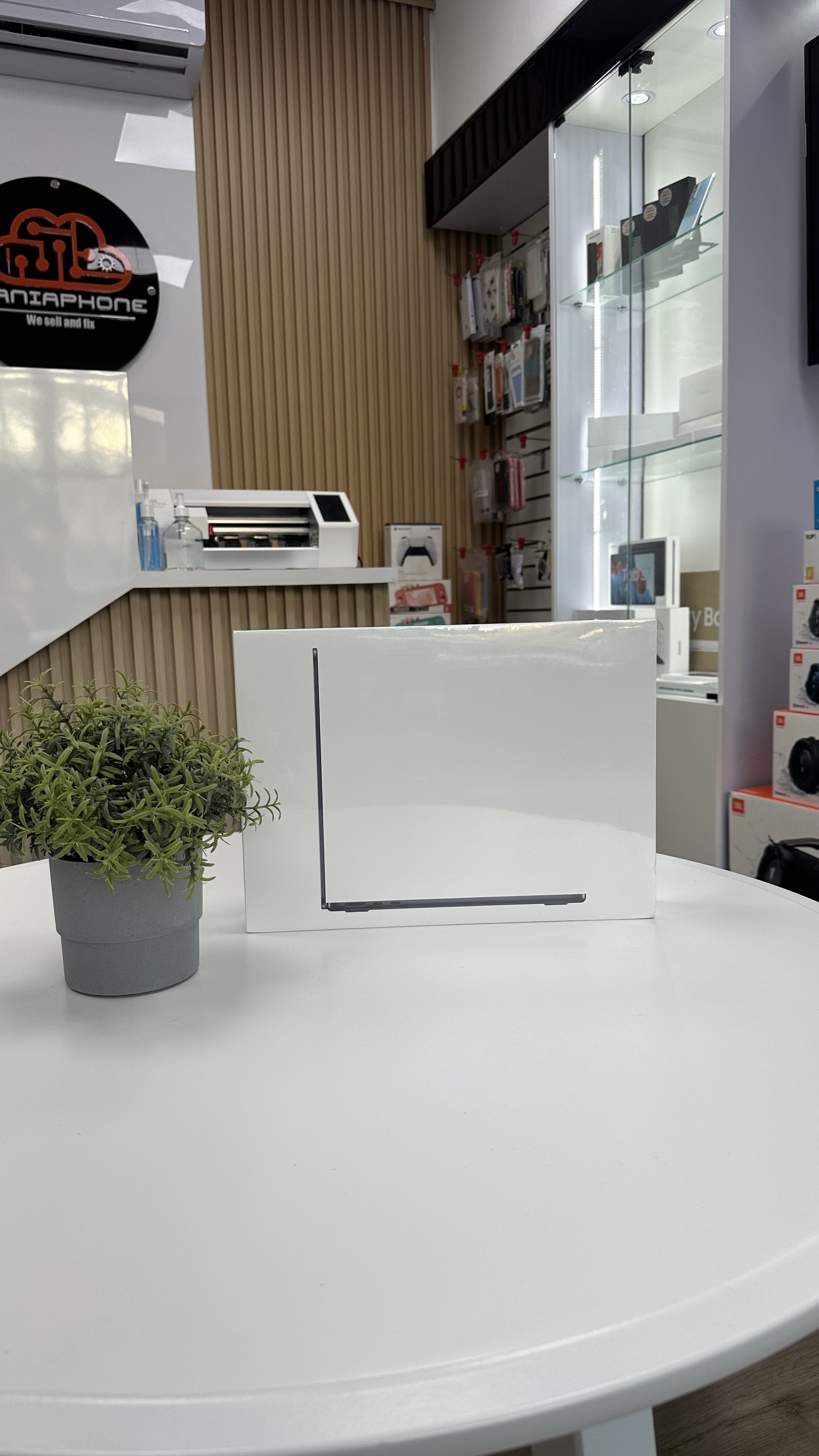 computadoras y laptops - MacBook Air 13.6” 16GB/256GB & 8GB/256GB Chip M2 Selladas - Tienda Fisica  2