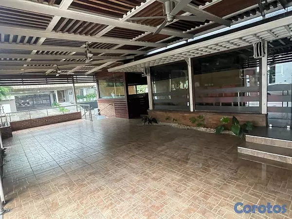 oficinas y locales comerciales - LOCAL COMERCIAL  9