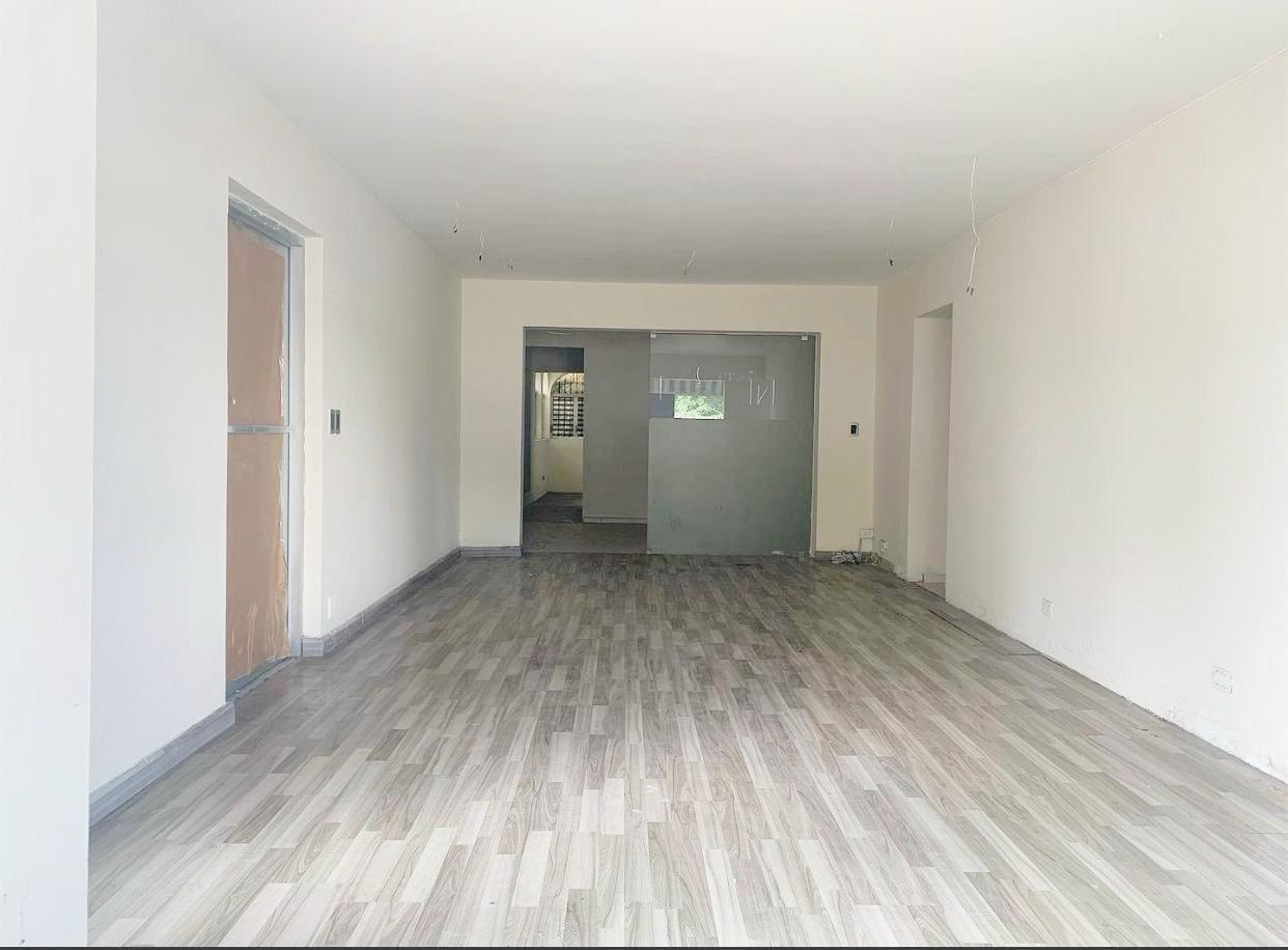 oficinas y locales comerciales - Local céntrico en Naco  2