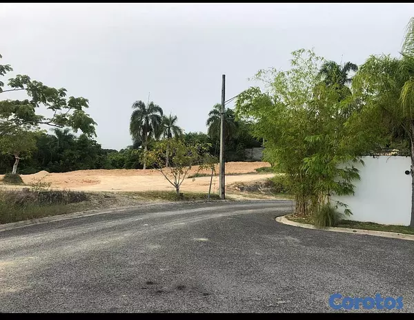 solares y terrenos - Solar en la Quinta de Cuesta Hermosa III  2