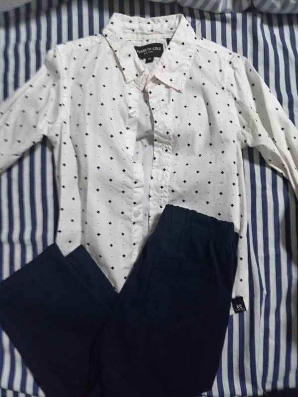 ropa y zapatos - Vendo conjunto camisa y pantalón para niño 3T Kenneth Cole 