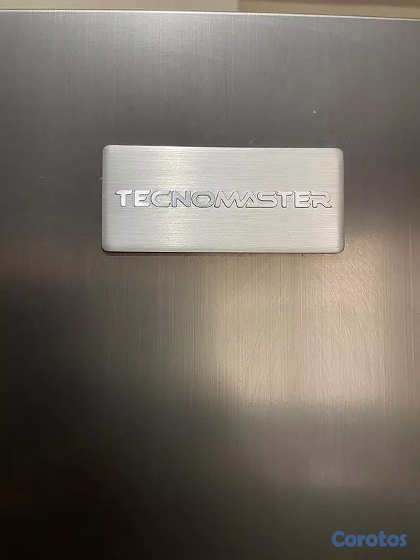 electrodomesticos - Nevera marca Tecnomaster, color gris, dos puertas, termómetro digital. 3