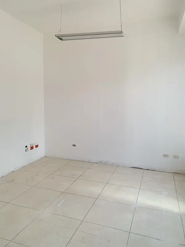oficinas y locales comerciales - Local céntrico en los jardines 3