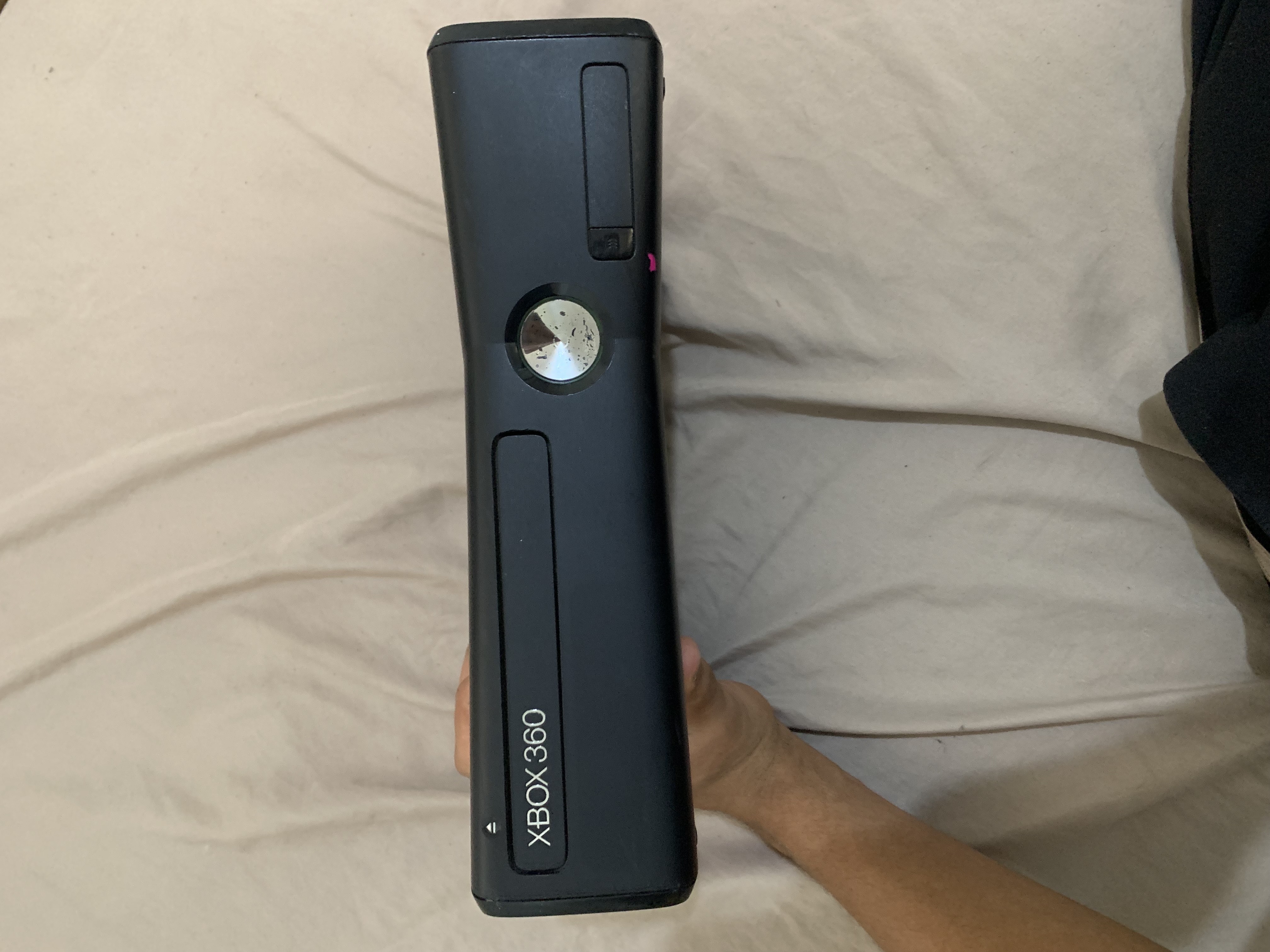 consolas y videojuegos - Xbox 360 Slim con 12 juegos digitales

 1