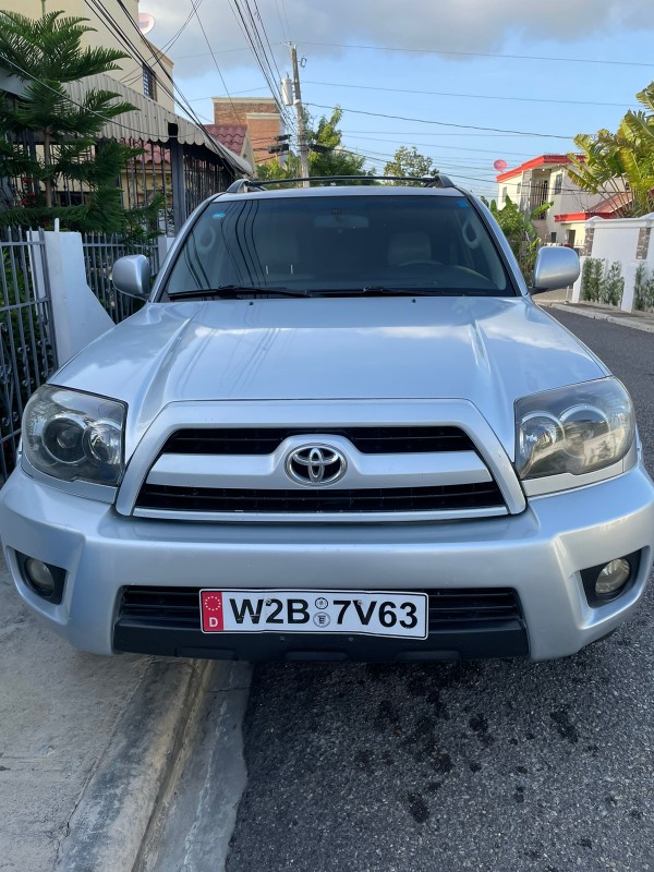 jeepetas y camionetas - Toyota 4runner limited 2005 0