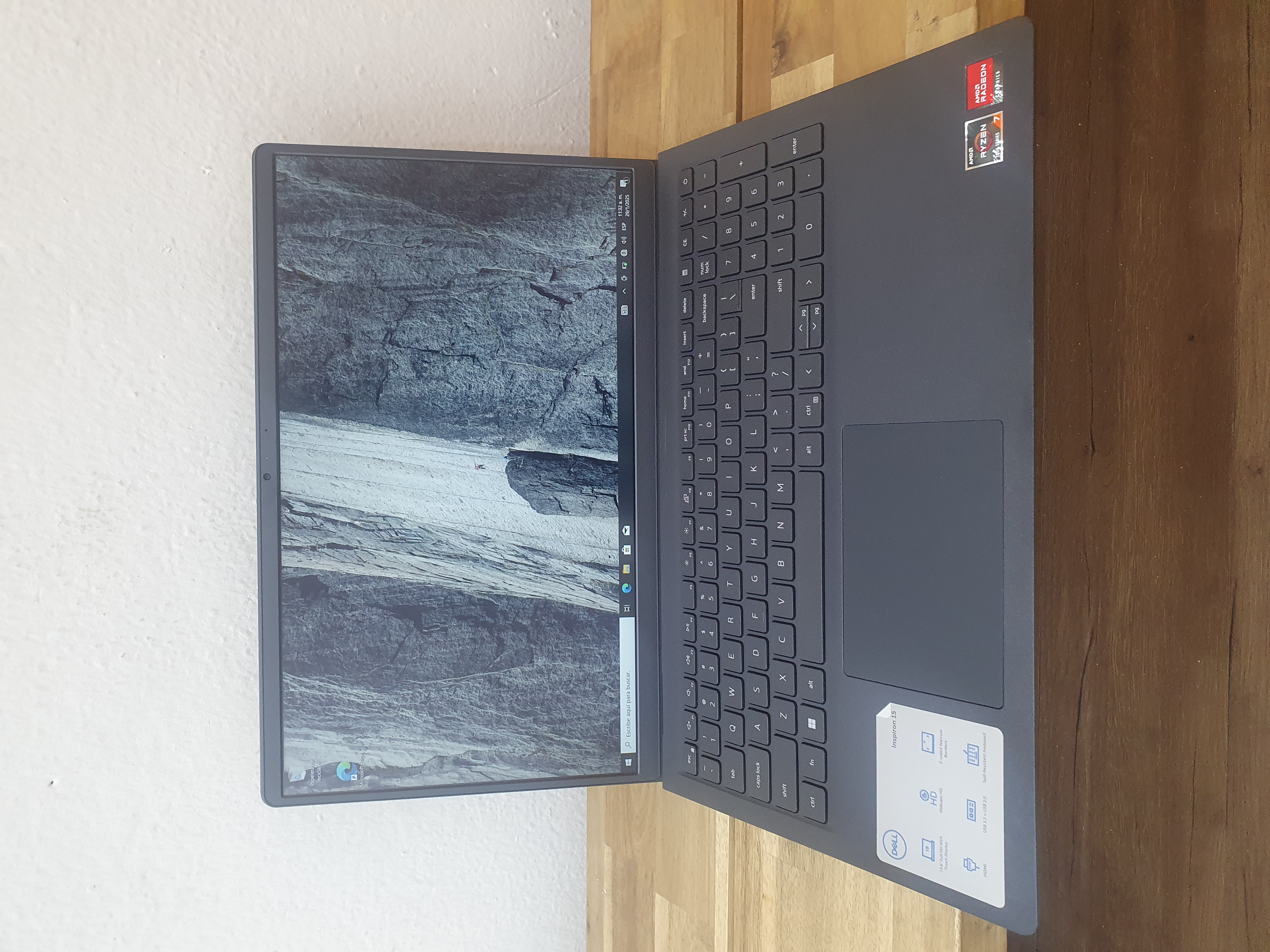 computadoras y laptops - Laptop Dell Inspiron 15, AMD Ryzen 7 7730U, 16GB RAM, 512GB SSD, 15.6" FHD nueva 0