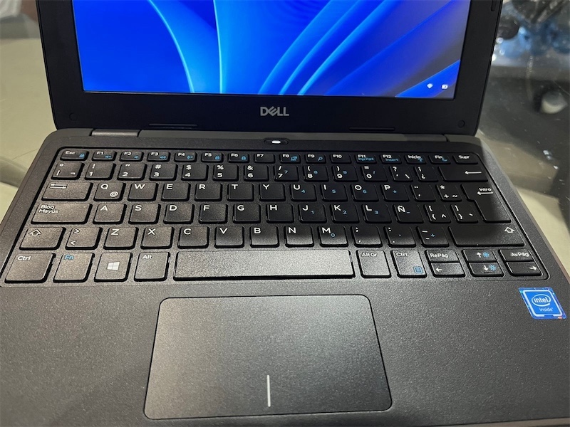 computadoras y laptops - Vendo Mini-laptop Dell 