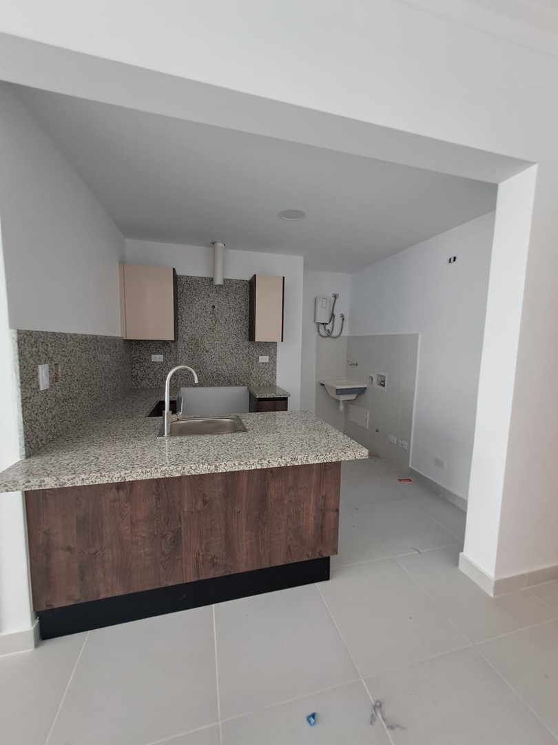 apartamentos - Apartamento Nuevo 4to  piso Evaristo  Morales 

