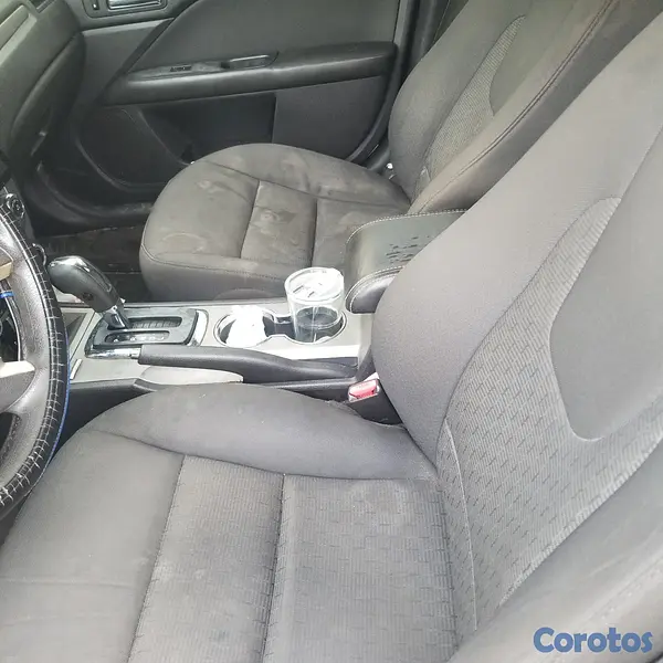 carros - Venta de oportunidad Ford Fusia 2010 4