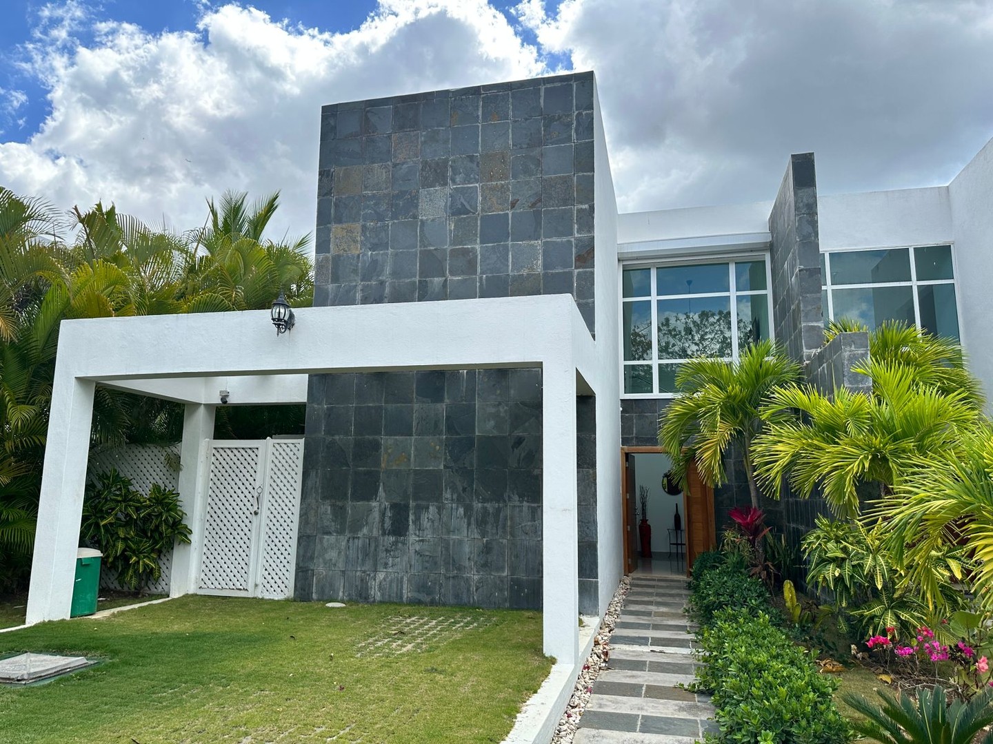 casas vacacionales y villas - Villa en Playa Nueva Romana de 3 habitaciones  2