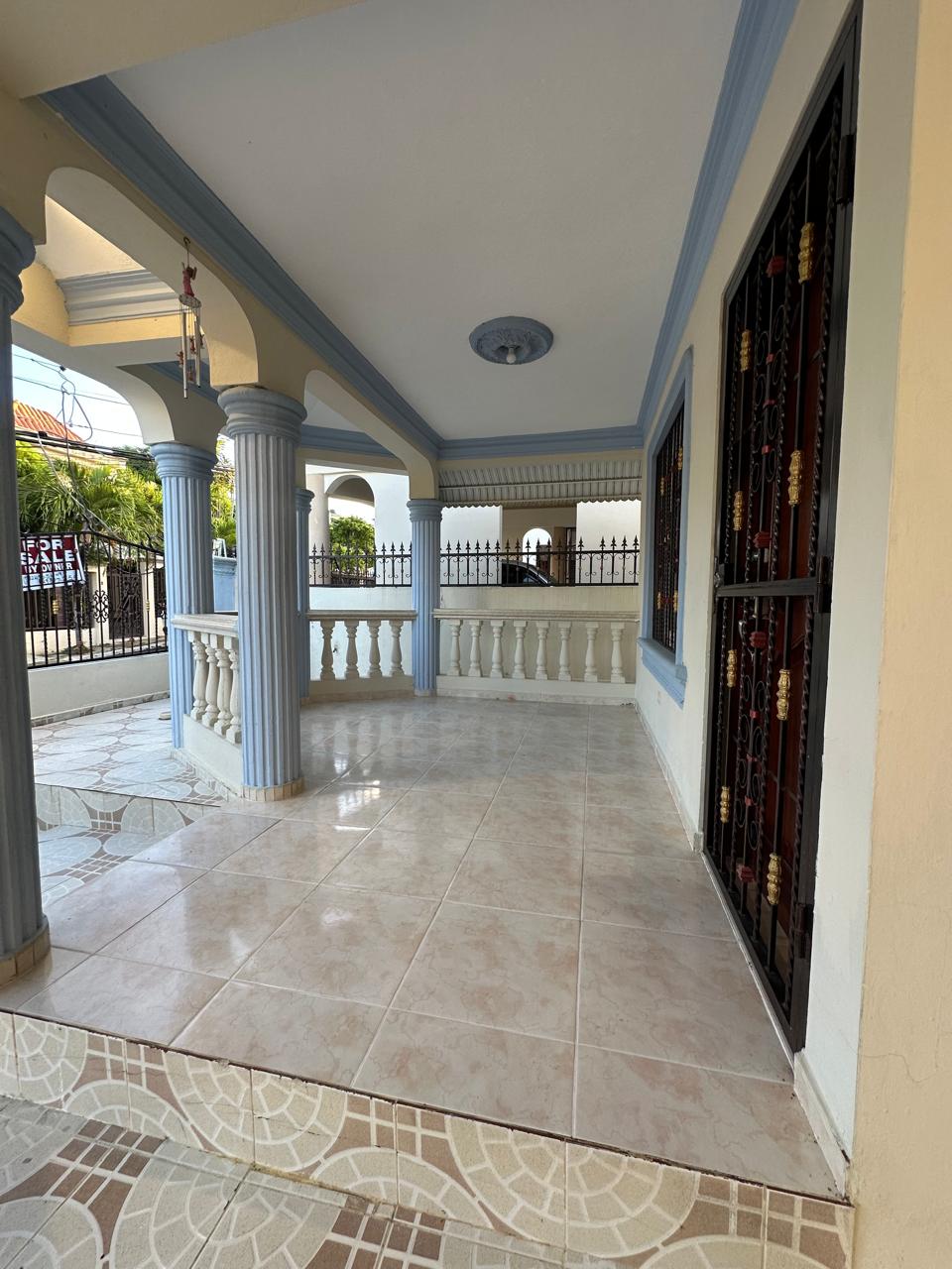 apartamentos - Casa Amplia con Patio en Vista Linda 0