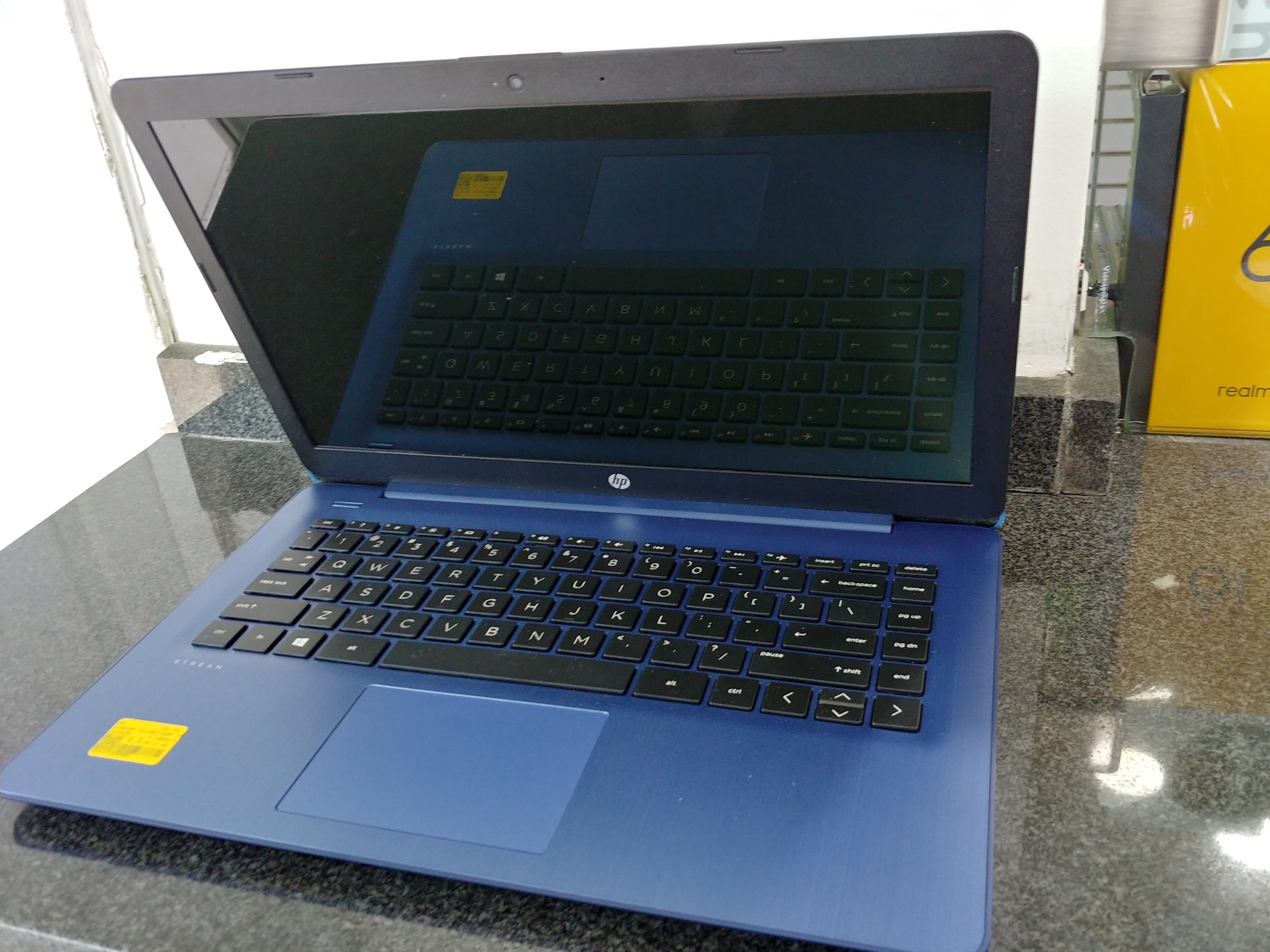 computadoras y laptops - LAPTOP HP STREAM 14 14-AX069ST INTEL CELERON N3060