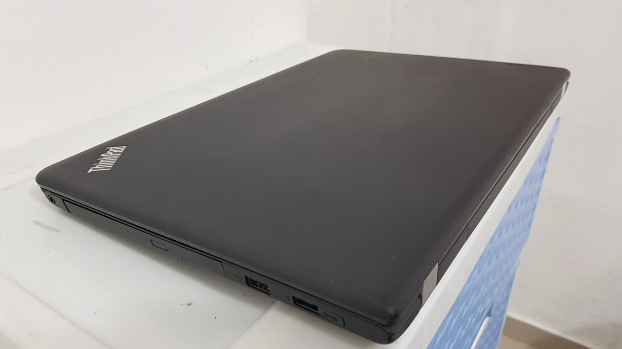 computadoras y laptops - Laptop Lenovo T560 17 Pulg Core i5 6ta Gen Ram 8gb ddr4 Disco 128gb SSD hdmi 2