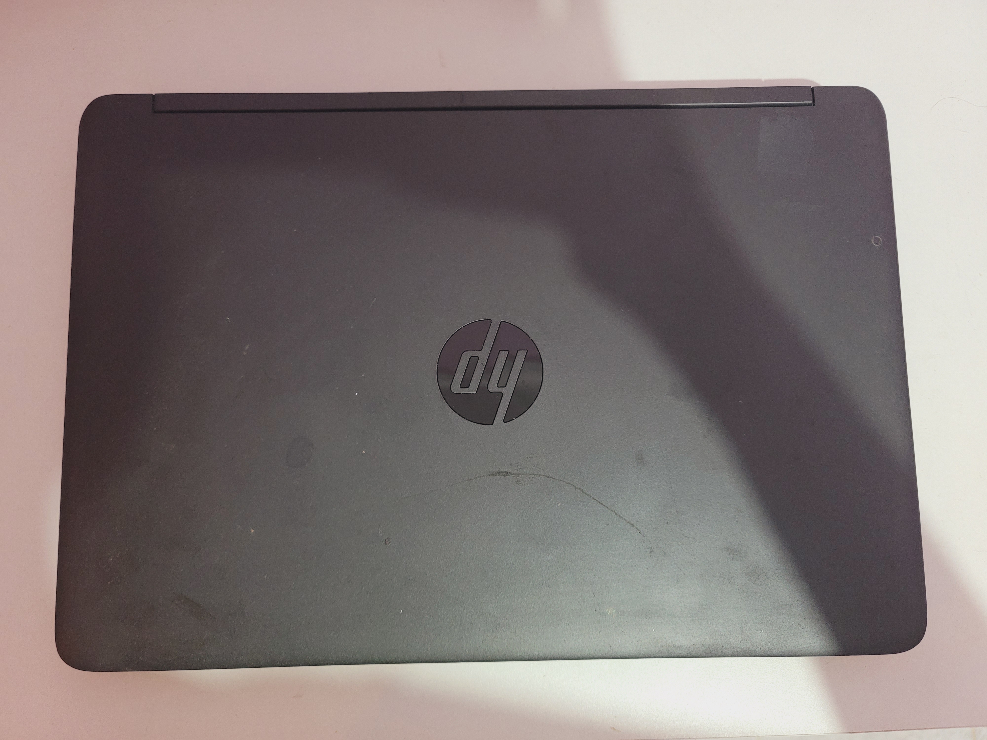 computadoras y laptops - Vendo Laptop HP (Batería Dañada) 6